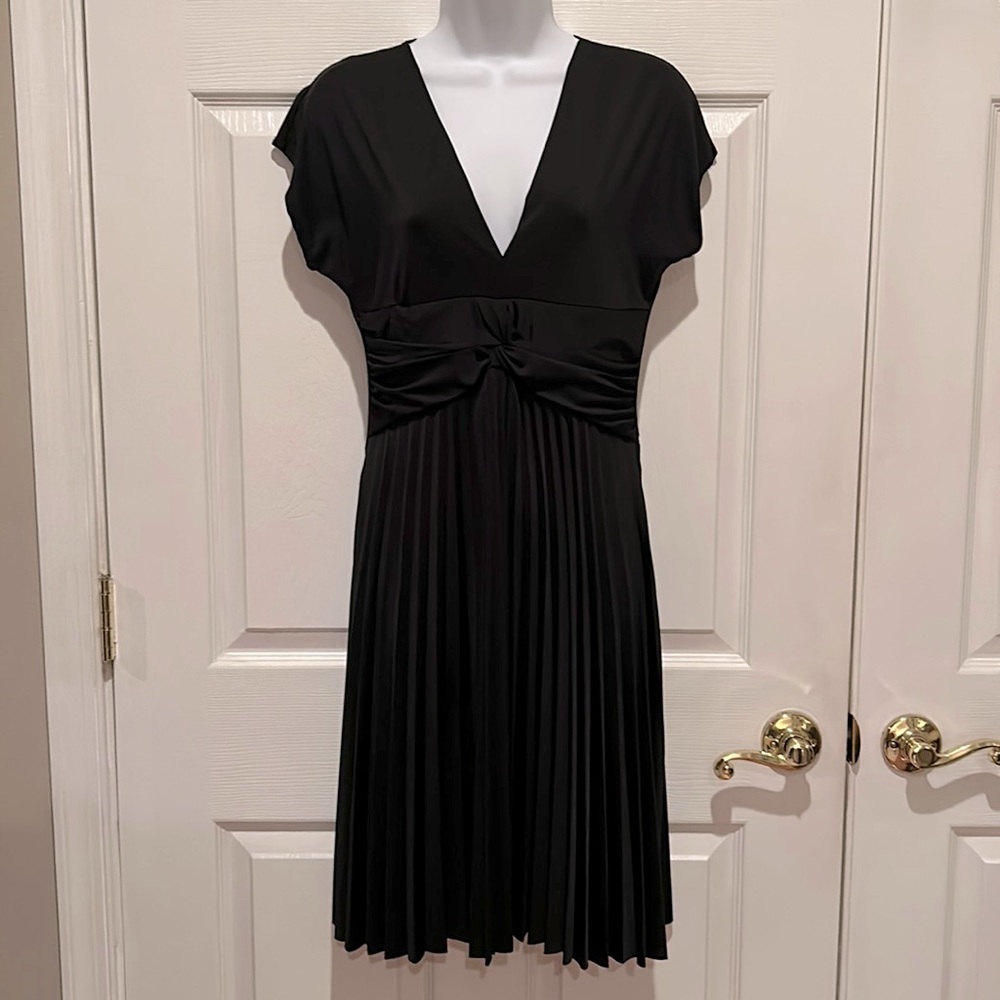 Lightweight Black Detailed Pleated bottom Dress Sz L